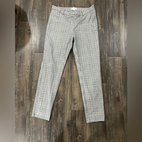 H&M Pants - H&M‎ Black White Plaid Checkered Dress Pants Women’s Size 8 Slim Fit